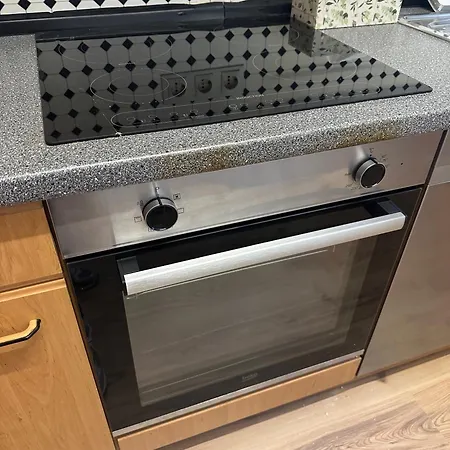 Mellowy Monteure, Tv, Kueche, Bad * Gaggenau